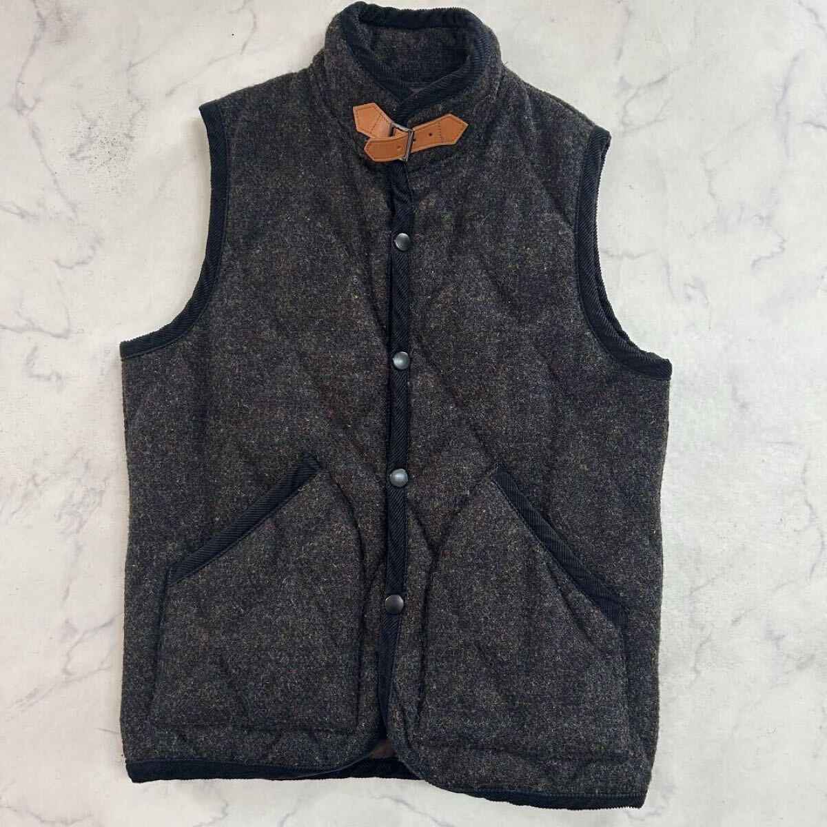 美品◎Harris TweedxSimplicite plus ハリスツイード【100周年限定タグ】キルティング ベスト ミックスツイード 36 メンズ ネックベルト _画像3