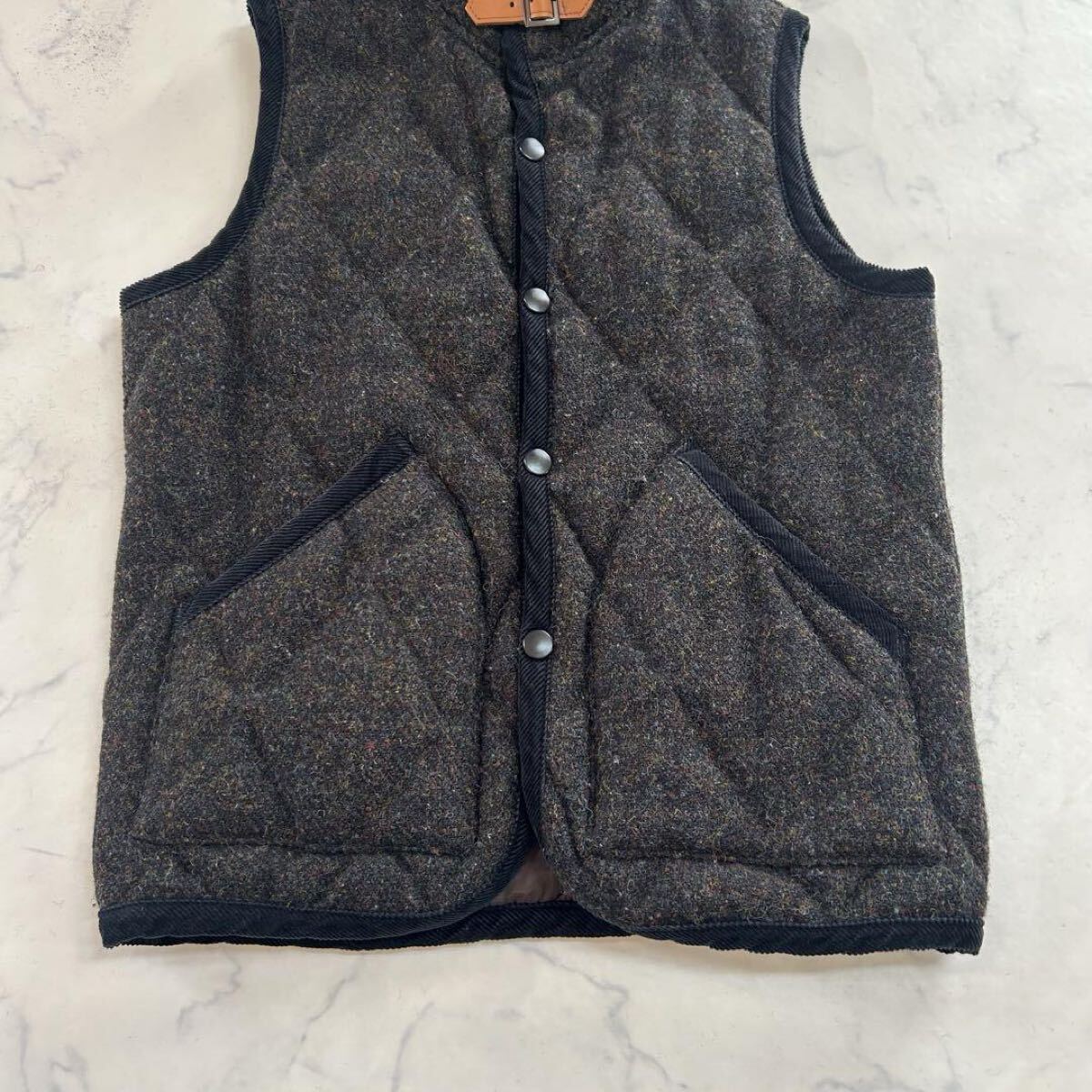 美品◎Harris TweedxSimplicite plus ハリスツイード【100周年限定タグ】キルティング ベスト ミックスツイード 36 メンズ ネックベルト _画像7