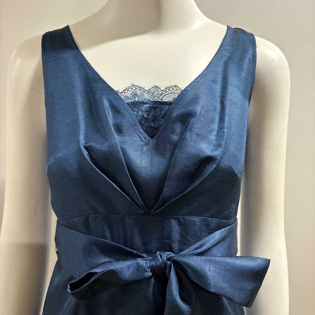 INDIVI ノースリーブ サテンワンピース ドレス 36_画像2