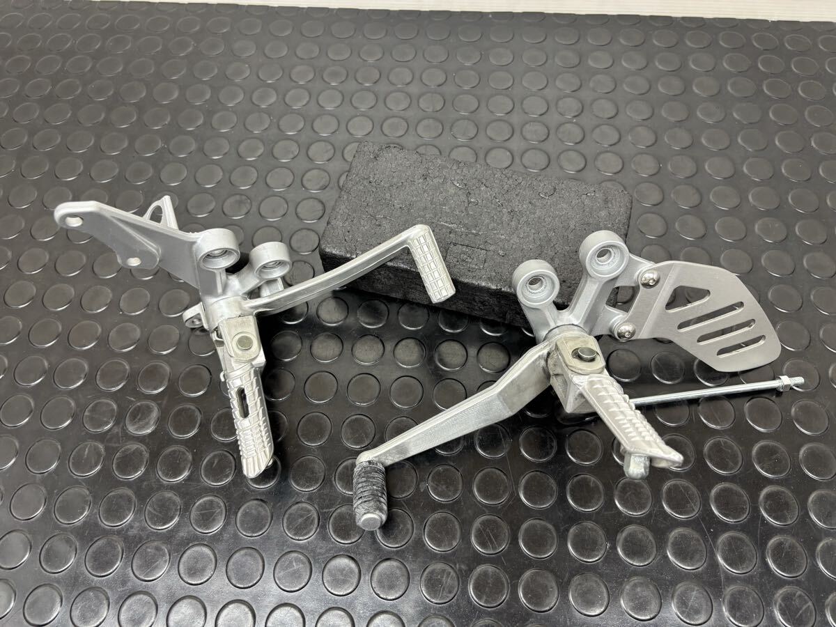 GSX-R1000 ( K5 / K6 ) SUZUKI 純正 フロントステップ メインステップ 41G 200321_画像1