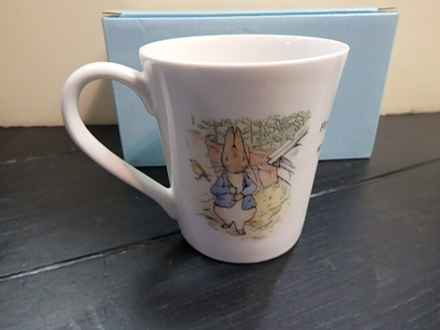 未使用　マグカップ２客セット ピーターラビット THE WORLD OF PETER RABBIT ピーターラビット＆シスターズ
