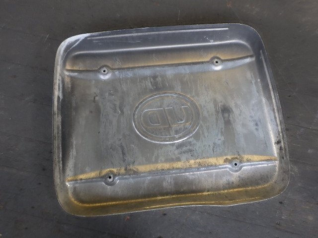 r6112-26 ★ 日産 UD トラックス クオン 粒子抑制裝置 マフラー カバー パネル CD5ZA 3A-15