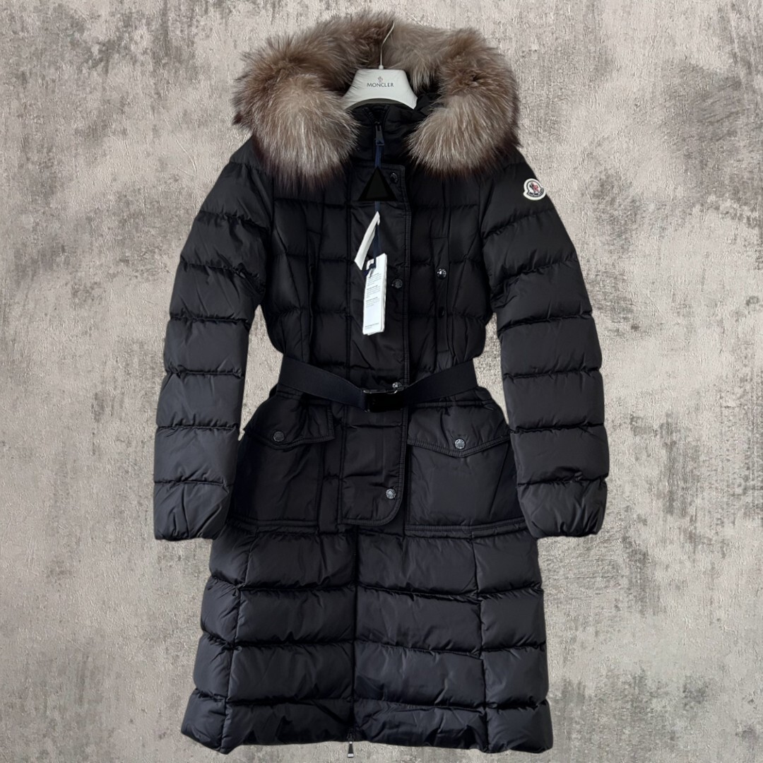 定価50万円!!☆新品未使用タグ付き☆ MONCLER KHLOE ダウンジャケット Foxfur TG4 Black Color XLサイズ_画像2