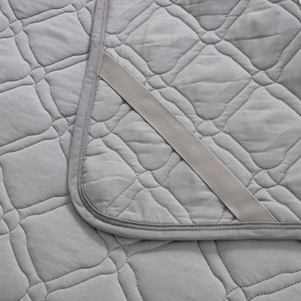 送料300円(稅込)■wb005■マジカルドライ 除濕?消臭敷きパッド シルキーシルバー 19390円相當(dāng)【シンオク】