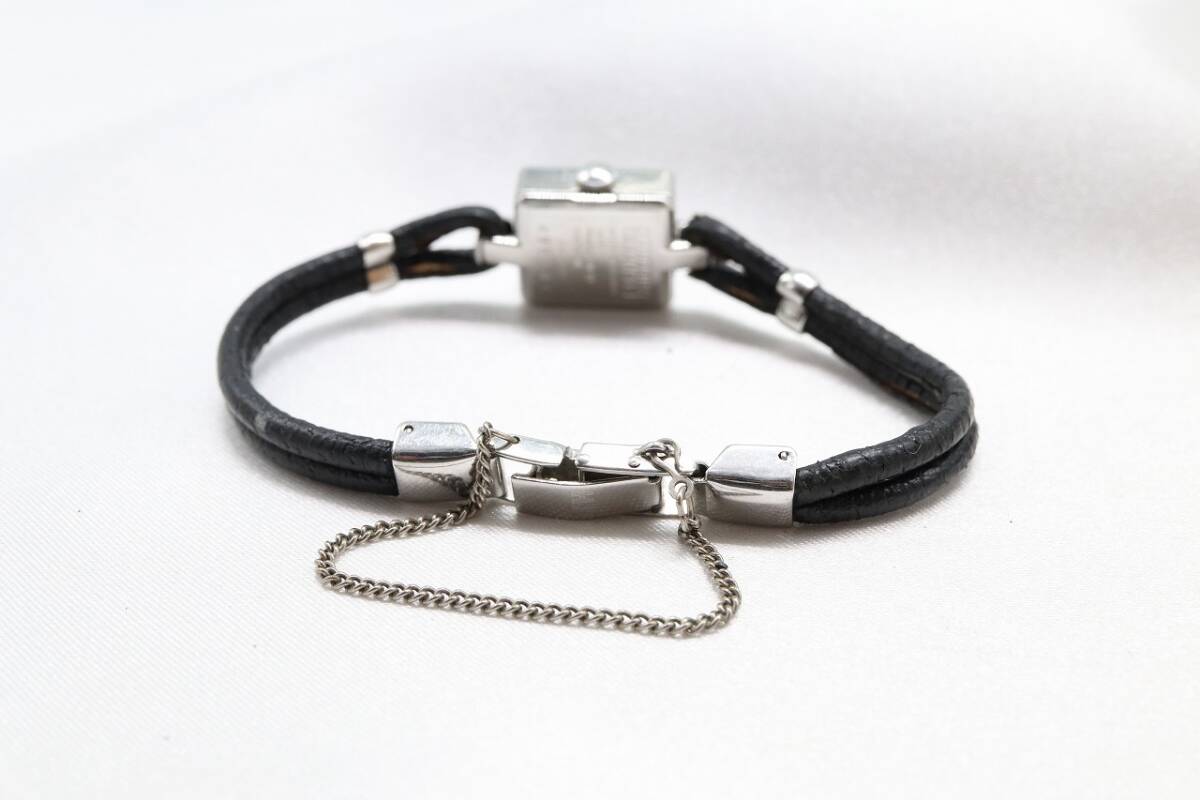 W258-28】動作品 電池交換済 KATHARINE HAMNETT キャサリンハムネット 2針 カットガラス ブレスレットウォッチ 腕時計 KH-6001 レディース_画像5