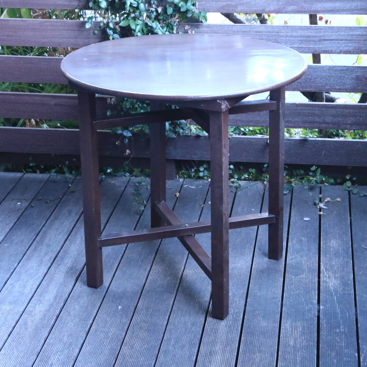 あ//Q0752 【レトロ】古い丸テーブル　折り畳み可能　当時物　インテリアテーブル　_画像7
