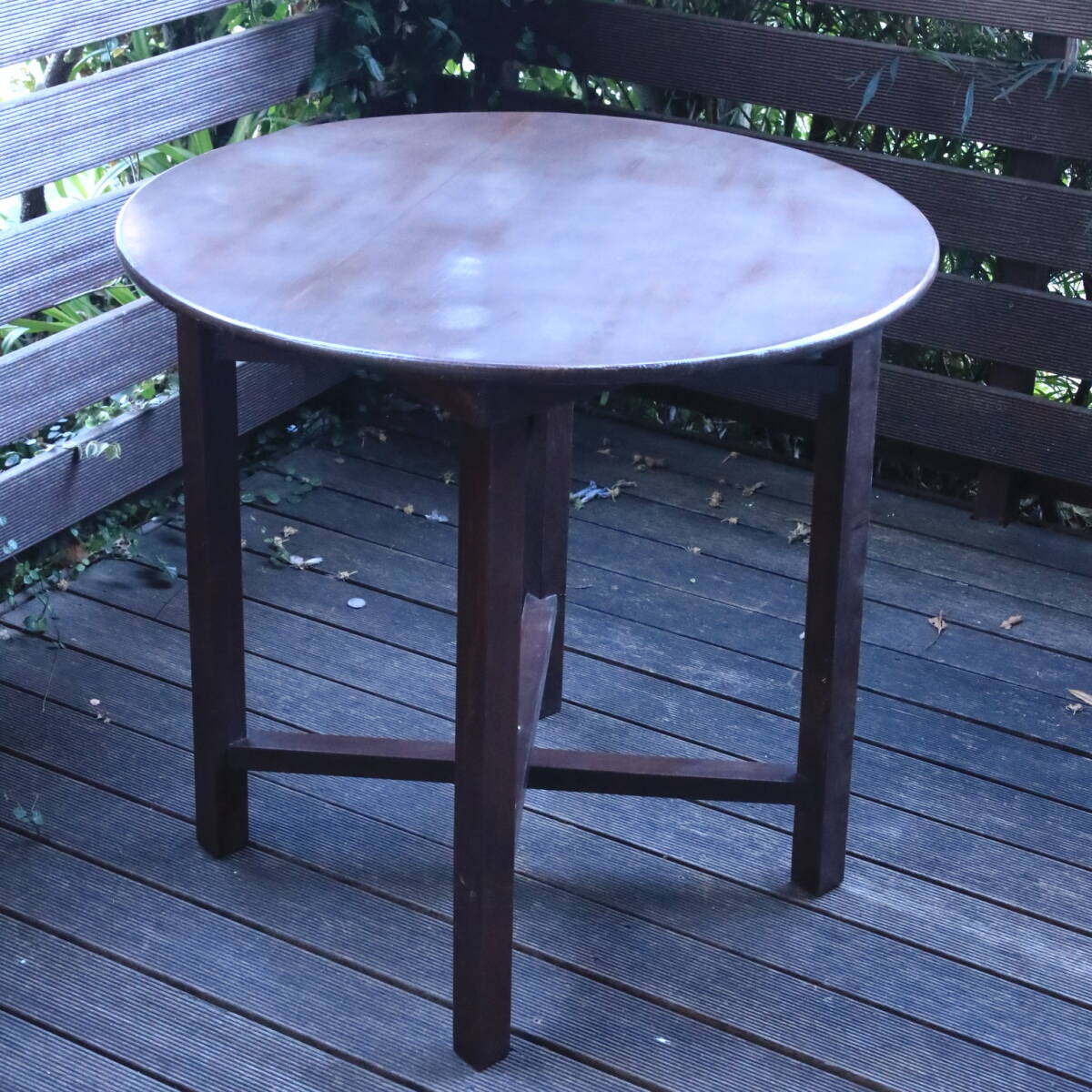あ//Q0752 【レトロ】古い丸テーブル　折り畳み可能　当時物　インテリアテーブル　_画像1