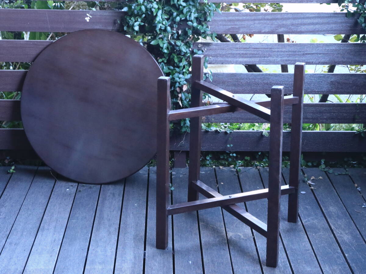 あ//Q0752 【レトロ】古い丸テーブル　折り畳み可能　当時物　インテリアテーブル　_画像4