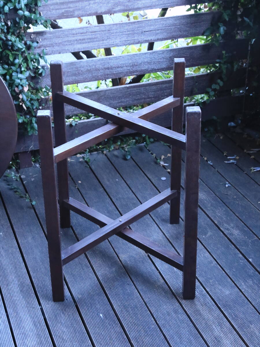 あ//Q0752 【レトロ】古い丸テーブル　折り畳み可能　当時物　インテリアテーブル　_画像5