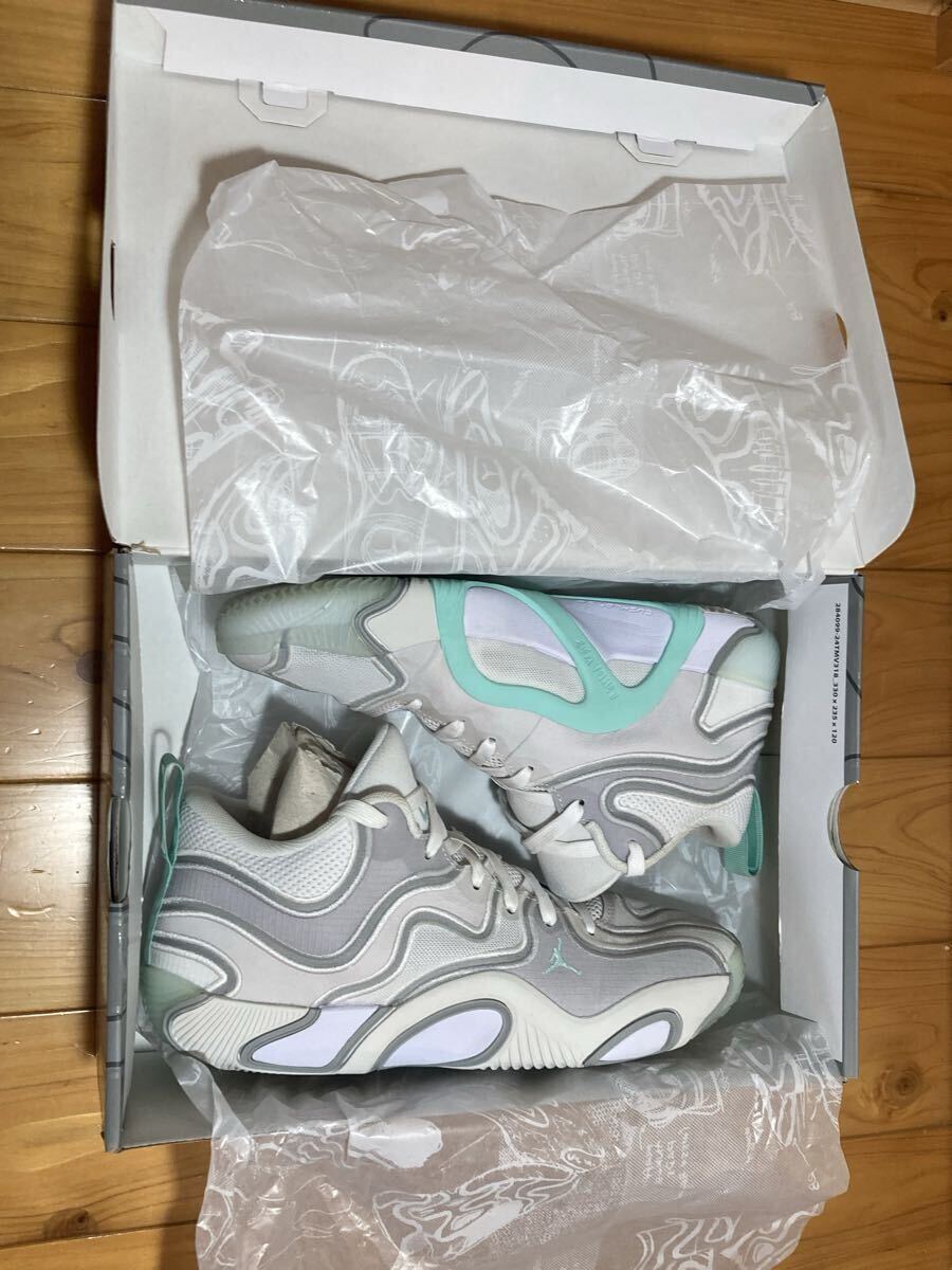 【美中古】NIKE JORDAN TATUM3 PF ジョーダンテイタム ナイキ スニーカー 27.5 白_画像3