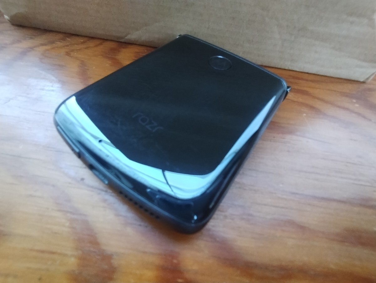 motorola razr 5g SIMロック解除済 利用制限◯ motorola razr 5g SIMロック解除済 利用制限◯