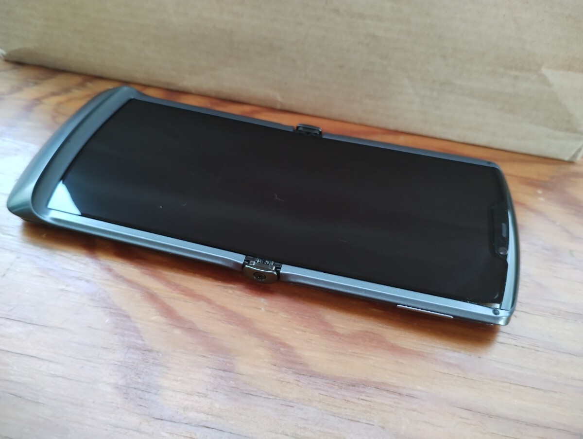 motorola razr 5g SIMロック解除済 利用制限◯ motorola razr 5g SIMロック解除済 利用制限◯