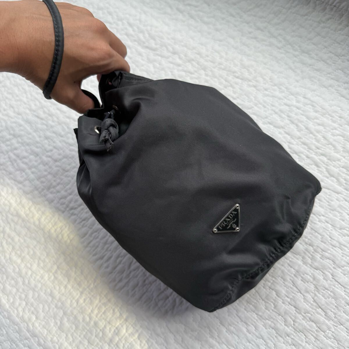 美品 PRADA プラダ 三角ロゴプレート ナイロン 巾著バッグ ダークグレー ハンドバック トライアングルロゴ