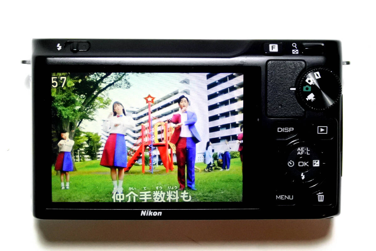 美品☆Nikon1 J1 +ズームレンズ付+バッテリー+充電器付き☆★