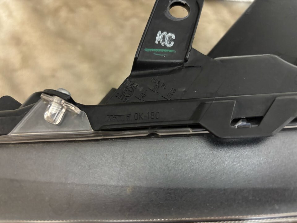 トヨタ ハイラックス GUN125 後期 左ヘッドライト LED KOITO 0K-180 81150-0KU00 刻印 KC_画像6