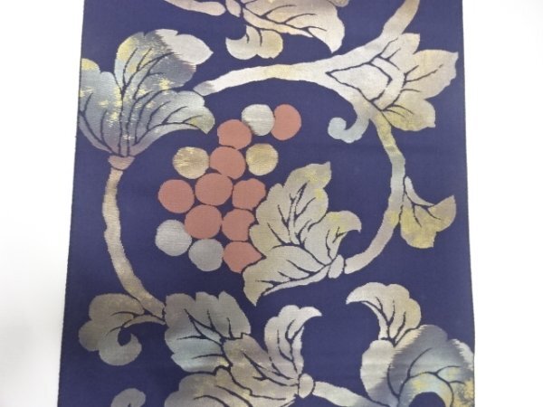 ys7534069; 宗sou 葡萄唐草模様織り出し袋帯(材料)【アンティーク】【着】_画像2