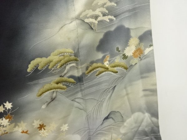 ys7536139; 宗sou 錦紗松菊模様刺繍留袖(比翼付き)【アンティーク】【着】_画像8