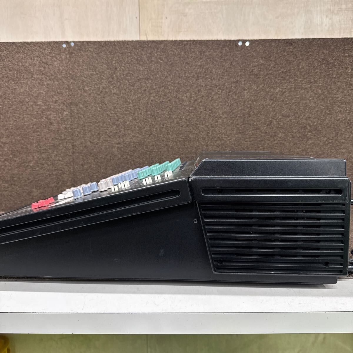 JZ-189 激安 YAMAHA EM2820 POWERED MIXER ミキサー 通電、電源OK 中古現状品 ※3回再出品で処分_画像6