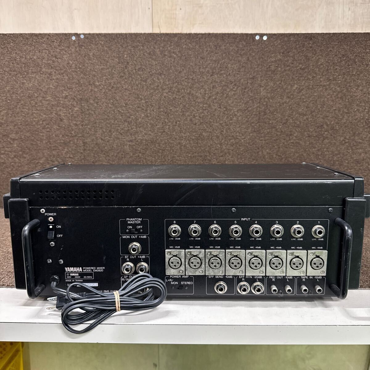 JZ-189 激安 YAMAHA EM2820 POWERED MIXER ミキサー 通電、電源OK 中古現状品 ※3回再出品で処分_画像7