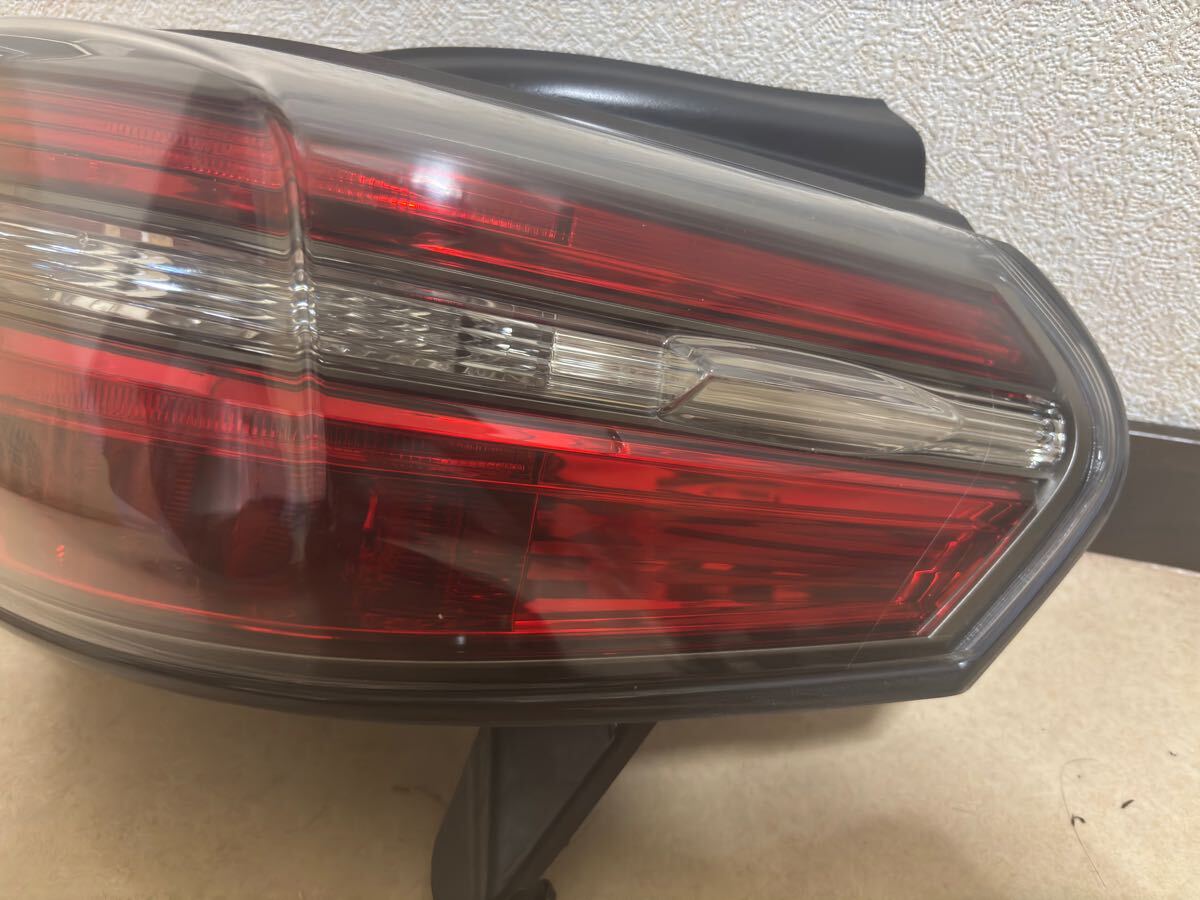 トヨタ サイ AZK10 右テールライト テールランプ KOITO 75-16 番A025_画像3