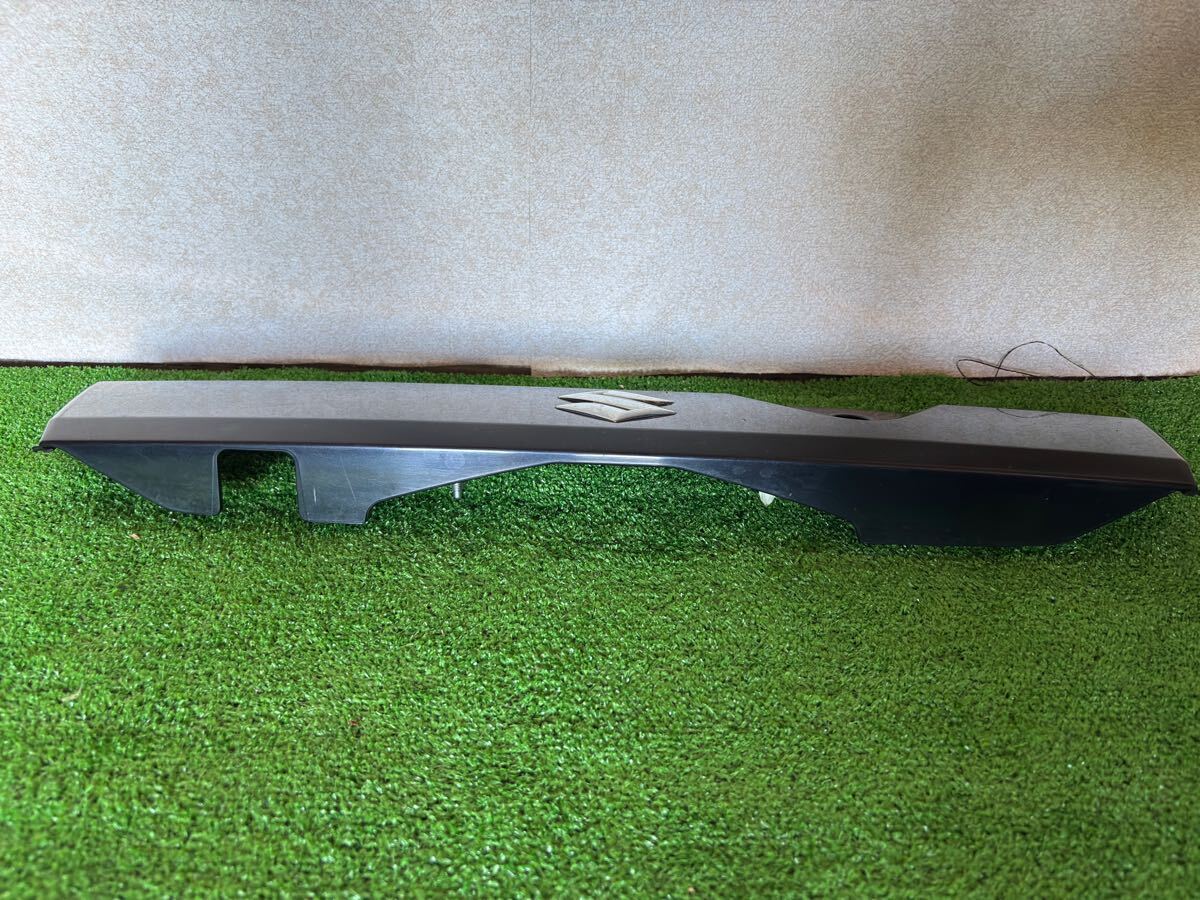 スズキスペーシア カスタム MK32S リア トランク ガーニッシュ 83941-81M20_画像6