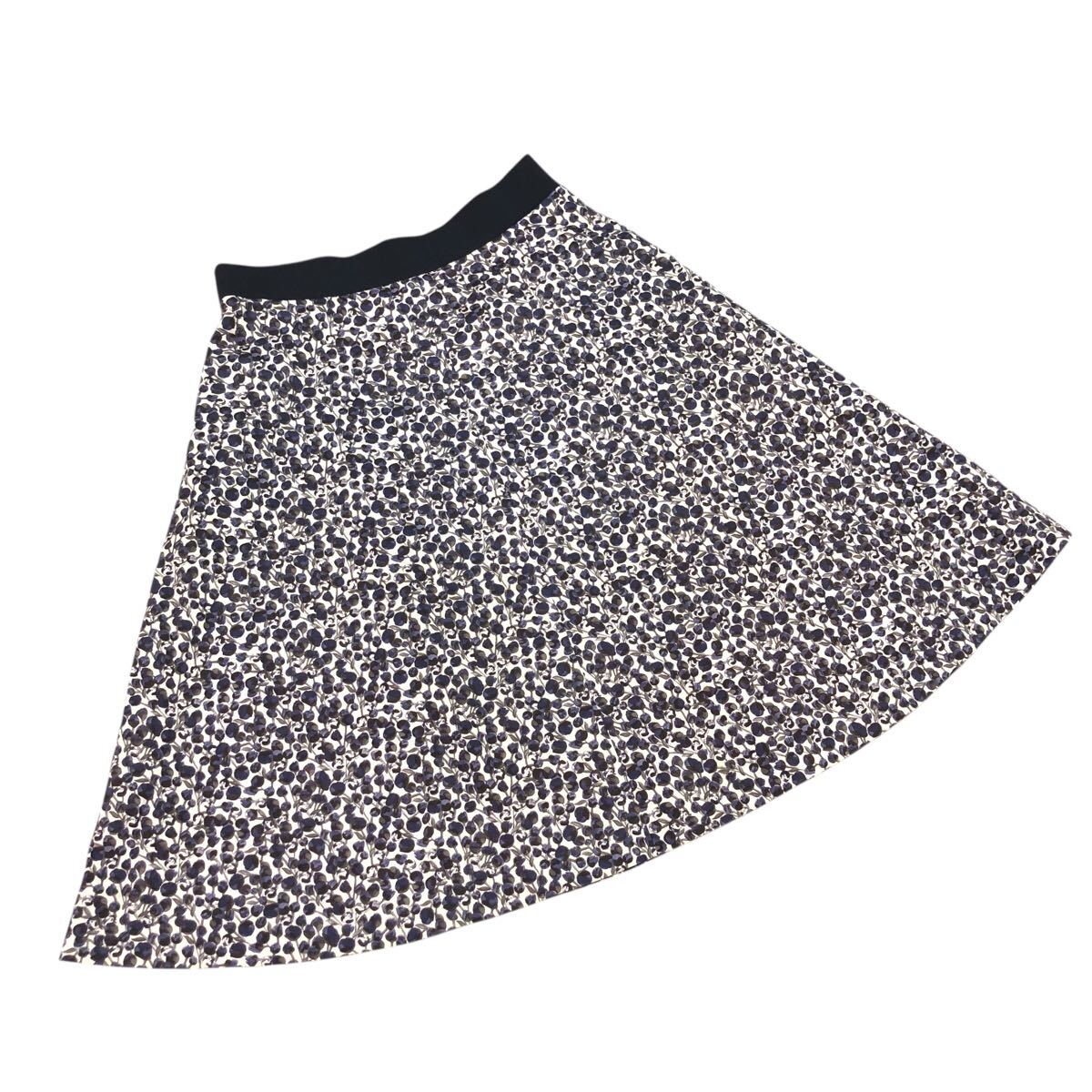 9NG003-73 AMACA アマカ スカート ひざ丈 ウエスト ゴム サイドファスナー レディース 40 L相当 ネイビー 花柄 総柄_画像4
