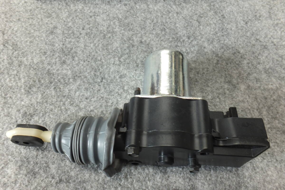 1982-2005 GM車ドアロックアクチュエターフロントACデルコ　GM#22062740 Front Door Lock Actuator Assembly 