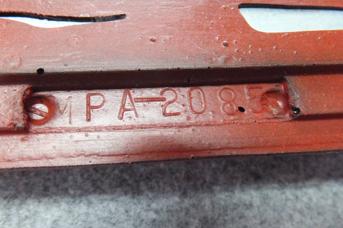 1965-1966 マスタング アームレスト＆ベース左右セット　内張りドアパネル用　Mustang Pony Interior 赤　_画像4