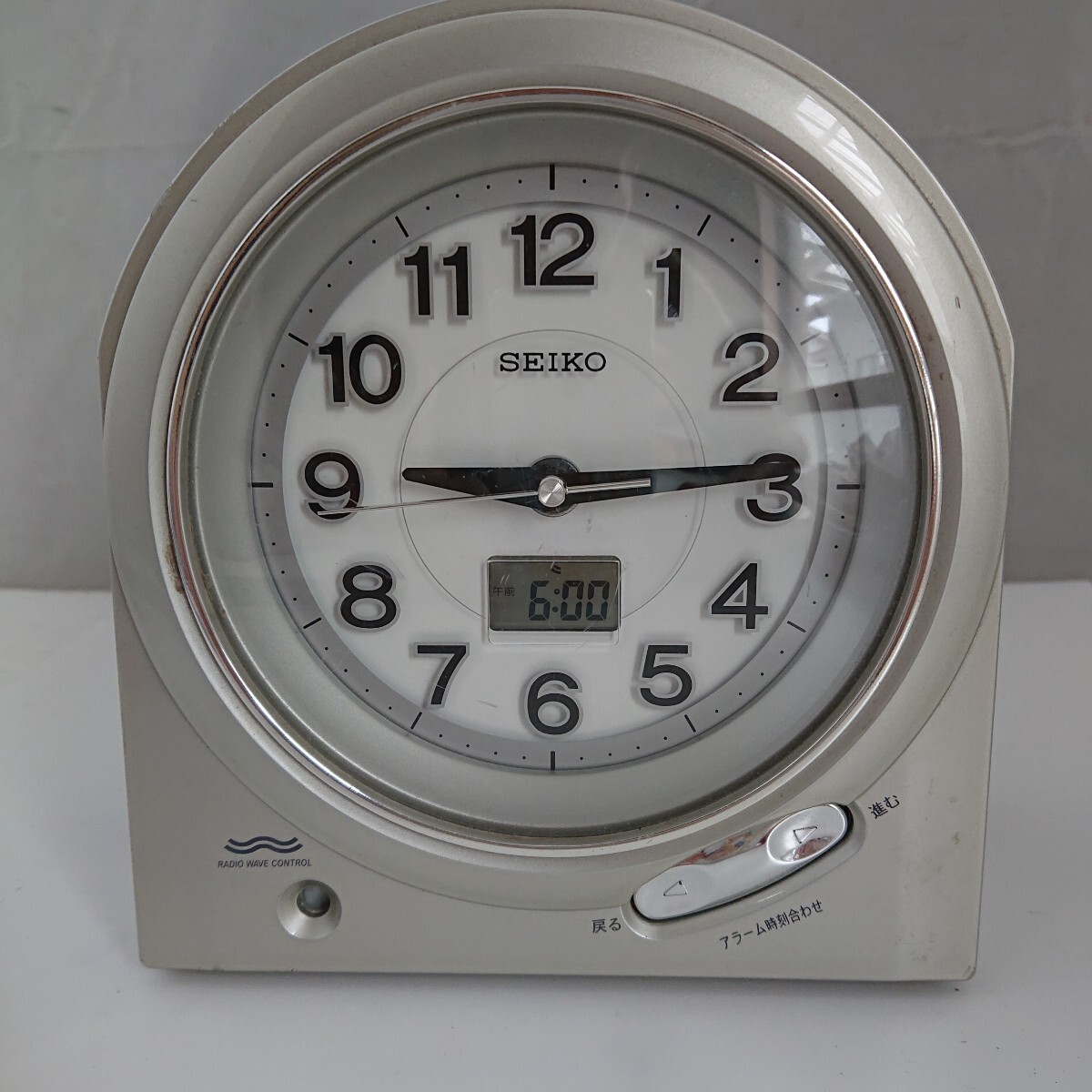 【置き時計】 SEIKO CLOCK 電波目覚まし時計 KR−310S 箱無し アナログ デジタル 当時物 現状品 ぷらみ 0911 62