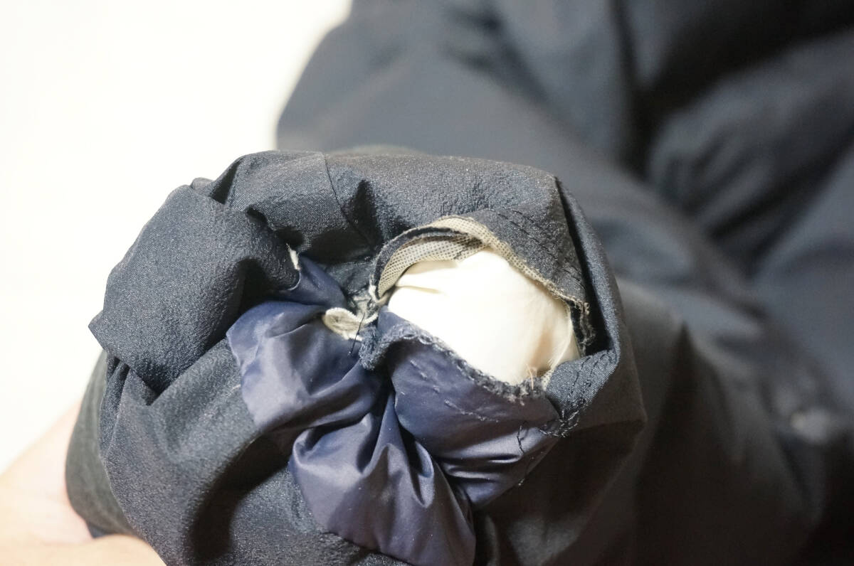 UNIQLO ユニクロ シームレスダウン ジャケット XL メンズ 311-172992(64-21) ダウン90% 紺 軽量撥水防風通勤登山_画像7