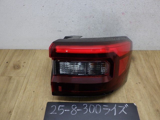 ライズ 　A200A 右テールランプ　ライト　レンズ X95 イチコ D248 81551-B1200_画像1