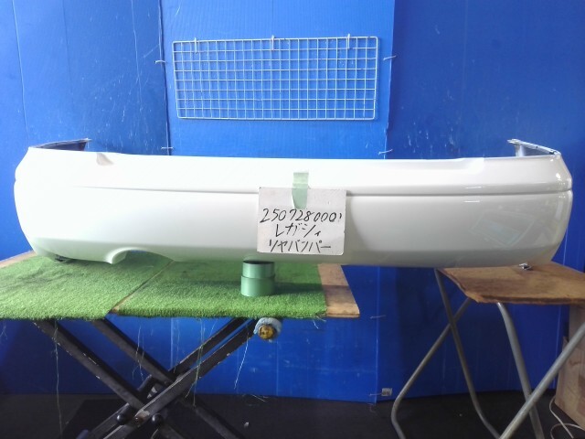 レガシィ TA-BE5 リアバンパー　カラー/ 51E 57703AE060WG 444997_画像1