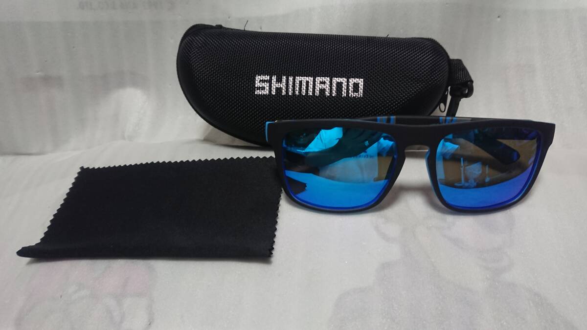 ●　シマノ　SHIMANO UV400保護　偏光サングラス　ブルーミラー 「アウトドア、釣り、運転」　ケース、クロス付き　未使用品◆_画像2