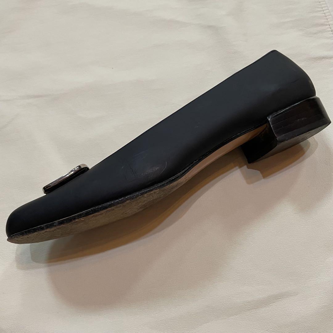 サルヴァトーレフェラガモ パンプス 黒　ヴァラプレート　25cm_画像4