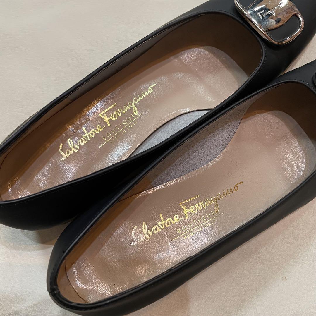 サルヴァトーレフェラガモ パンプス 黒　ヴァラプレート　25cm_画像6