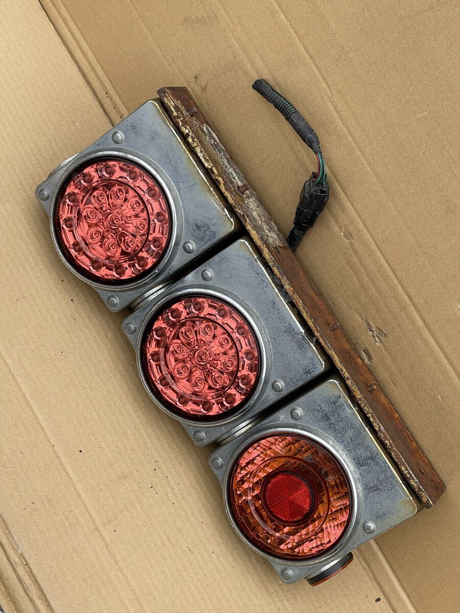 Y77 большой / средний для грузовика Triple задние фонари квадратное type LED3 шт Triple задние фонари 