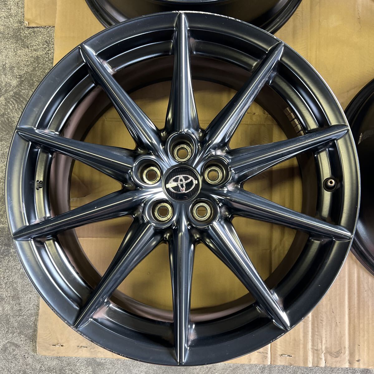 トヨタ　GR86　スバル　BRZ　純正　18インチホイール　18×7.5J　PCD100/5H　ホイール4本_画像3