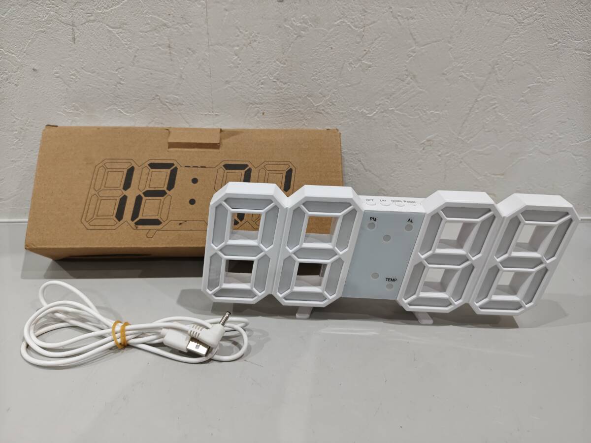 70561★稼働品 綺麗 ホワイト 3Dデジタル目覚まし時(shí)計(jì) 壁 LED