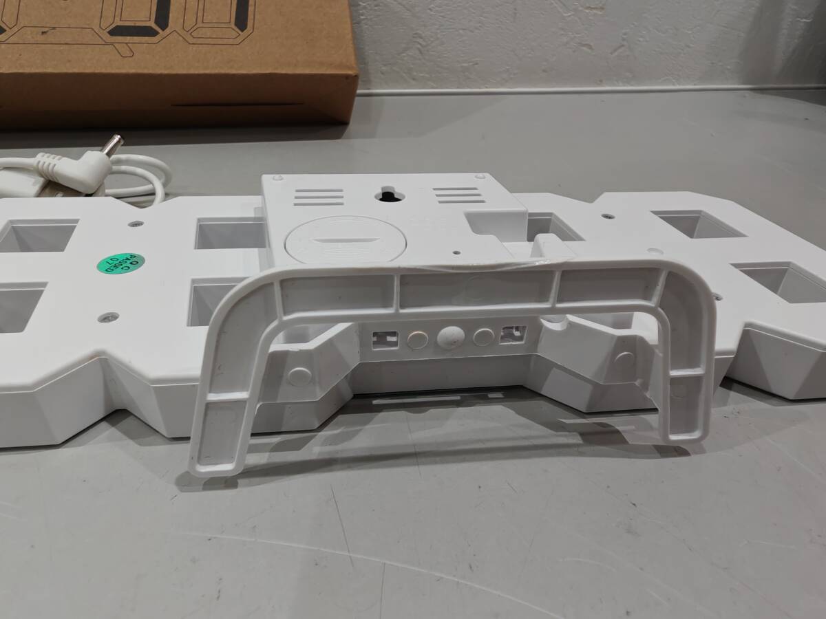 70561★稼働品 綺麗 ホワイト 3Dデジタル目覚まし時(shí)計(jì) 壁 LED