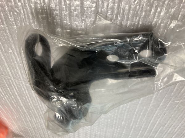 ウィンダム用 トヨタ純正部品リヤドアヒンジASSYLWRLHのみ 68780-33040_画像3