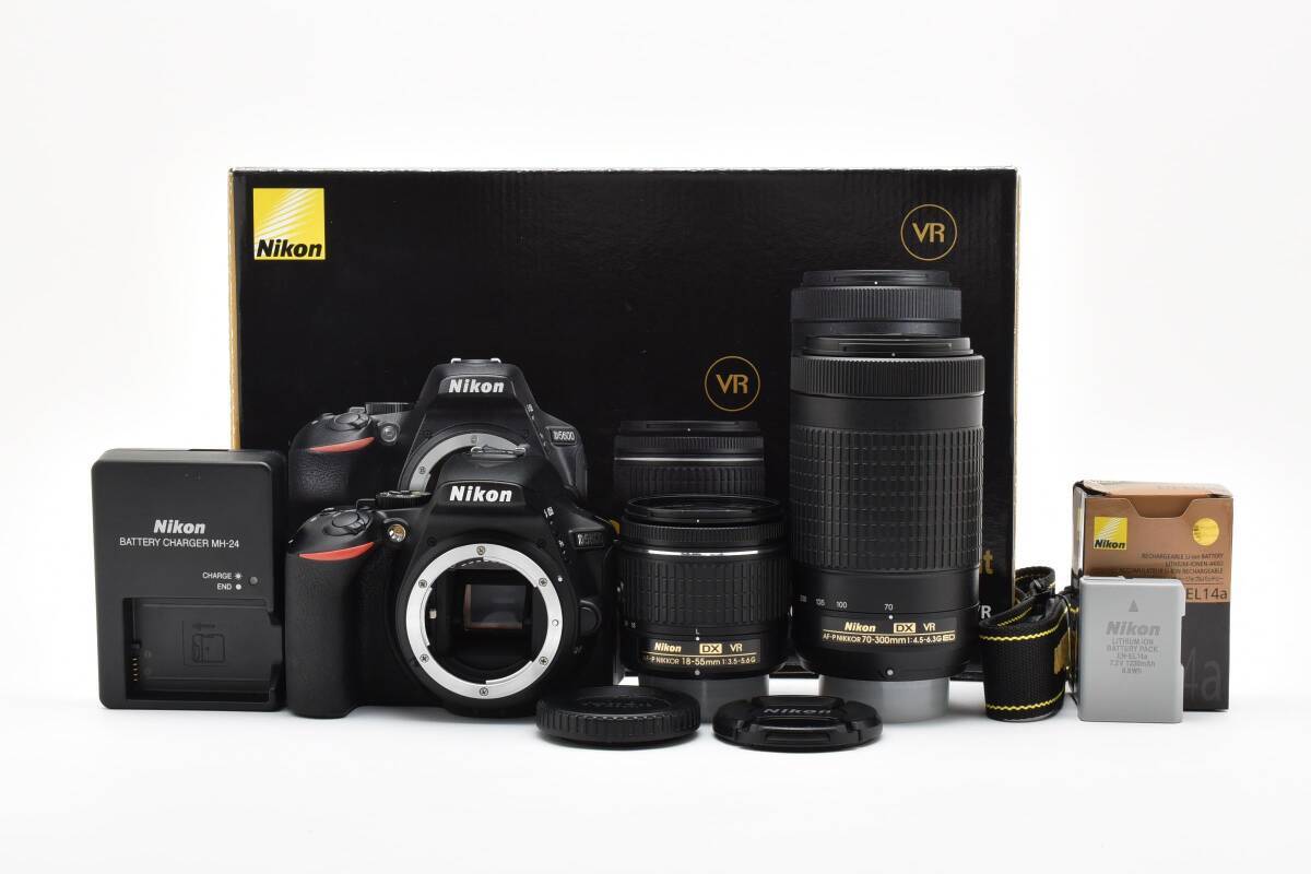 ■美品■ ニコン　Nikon D5600 ダブルズームキット 《S数 2166回 □美品□ ニコン Nikon D5600 ダブルズームキット 《S数 2166回
