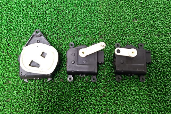 ★送料600円　930　スズキ ワゴンR MH23S サーボモーター 3点セット ※1点取引穴に破損あり_画像3