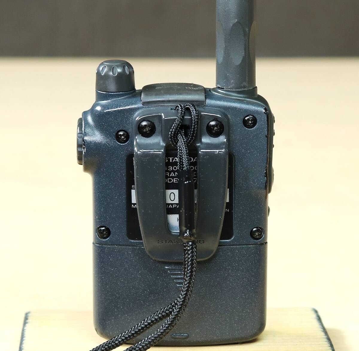 STANDARD スタンダード C701 144/430/1200MHz FMトリプル ハンディー、トーンスケルチ内蔵 ワイド受信 FM/AM 対応済_画像2