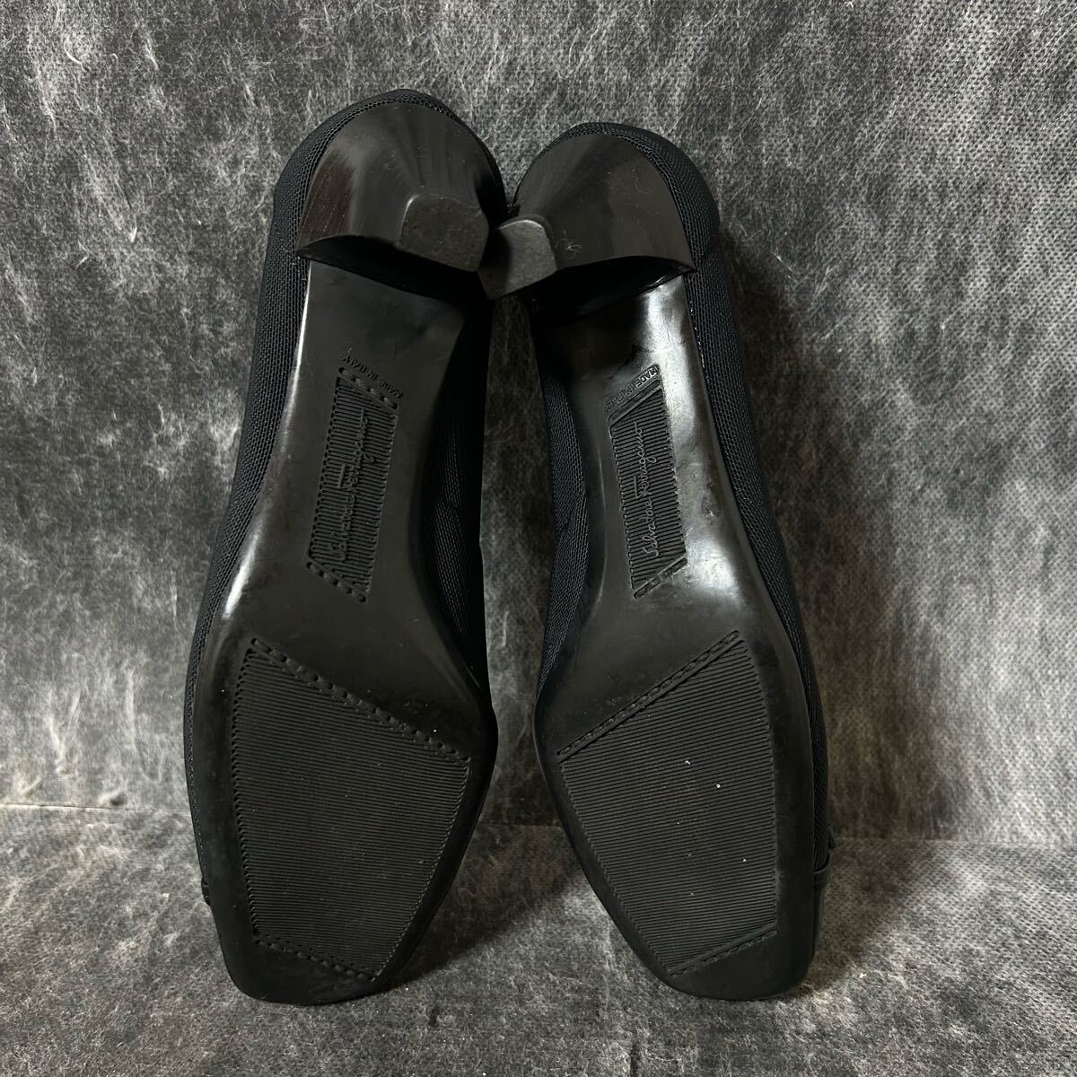 【新品同様】Salvatore Ferragamo サルバトーレ?フェラガモ　リボンパンプス　ヒールパンプス　5C 22.5cm相當 ブラック?。狤O