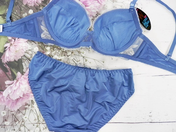 Za7021◆新品 ブラショーツセット【A70/M】下着 ランジェリー Wパッド 厚盛 豪華百合刺繍 青系_画像3