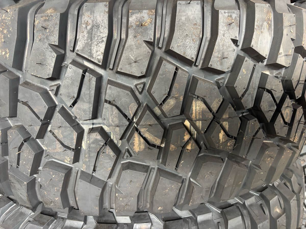 не использовался 35X12.5R20 BF GOODRICH KM3 35/12.5R20 LT 121Q TL LRE Mud Terrain TA черный письмо 20 дюймовый MUD 2024 год производства 4шт.@ внедорожник