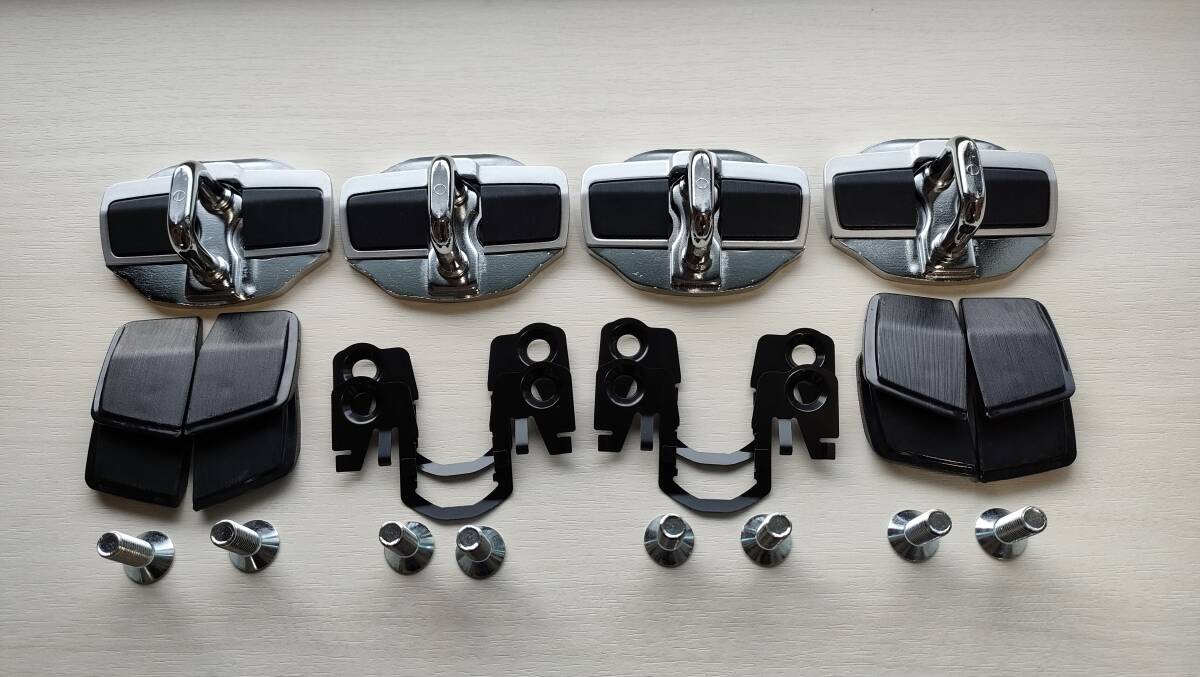 【未使用】強化ドアストライカー 4枚 スバル車対応　スタビライザー　取付ボルト付　4枚　インプレッサ／レガシィ／WRXSTI／レヴォーグ_画像2