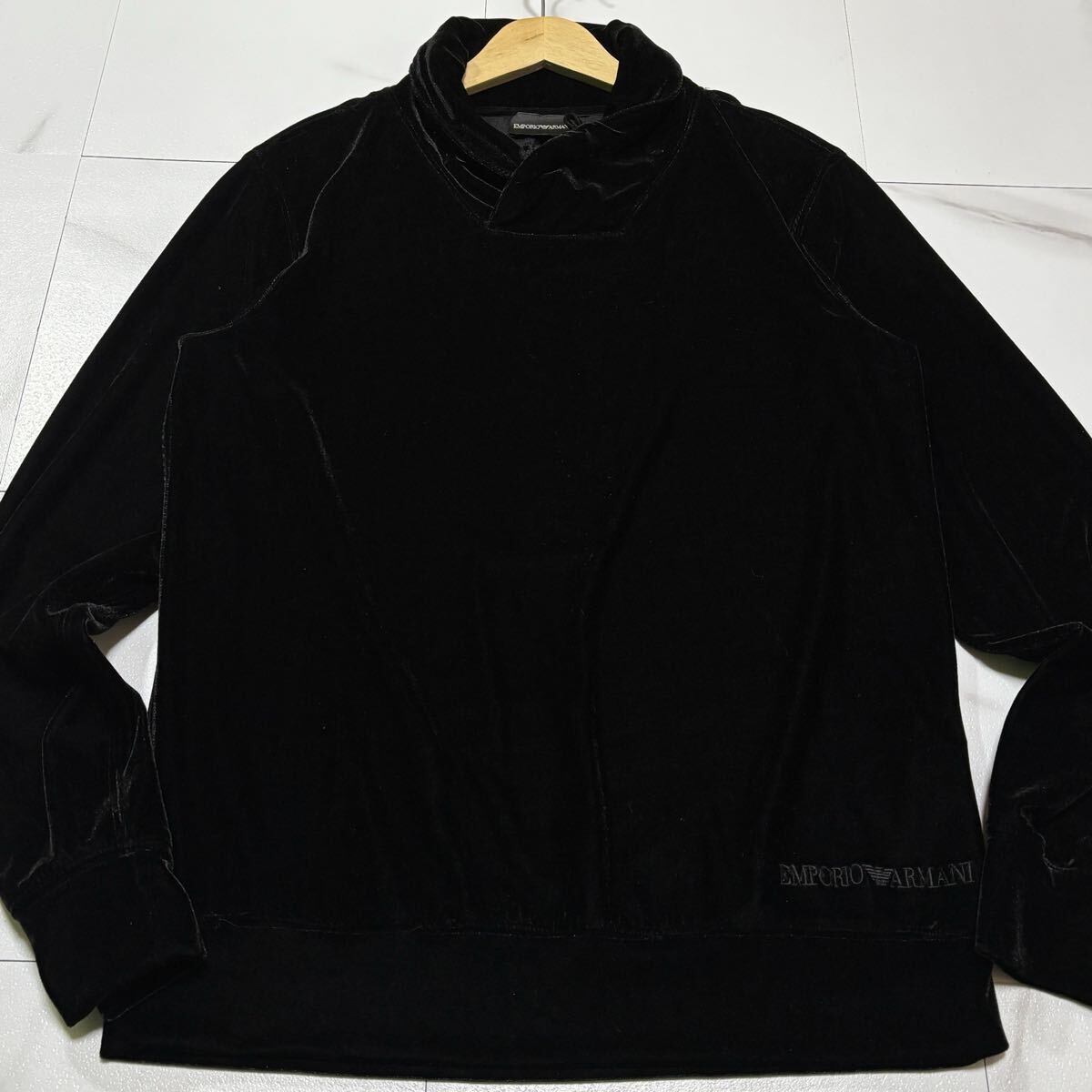 極美品/ XLサイズ EMPORIO ARMANI エンポリオ アルマーニ 長(zhǎng)袖 トレーナー ハイネック イーグルロゴ刺繍 ベロア ブラック 黒