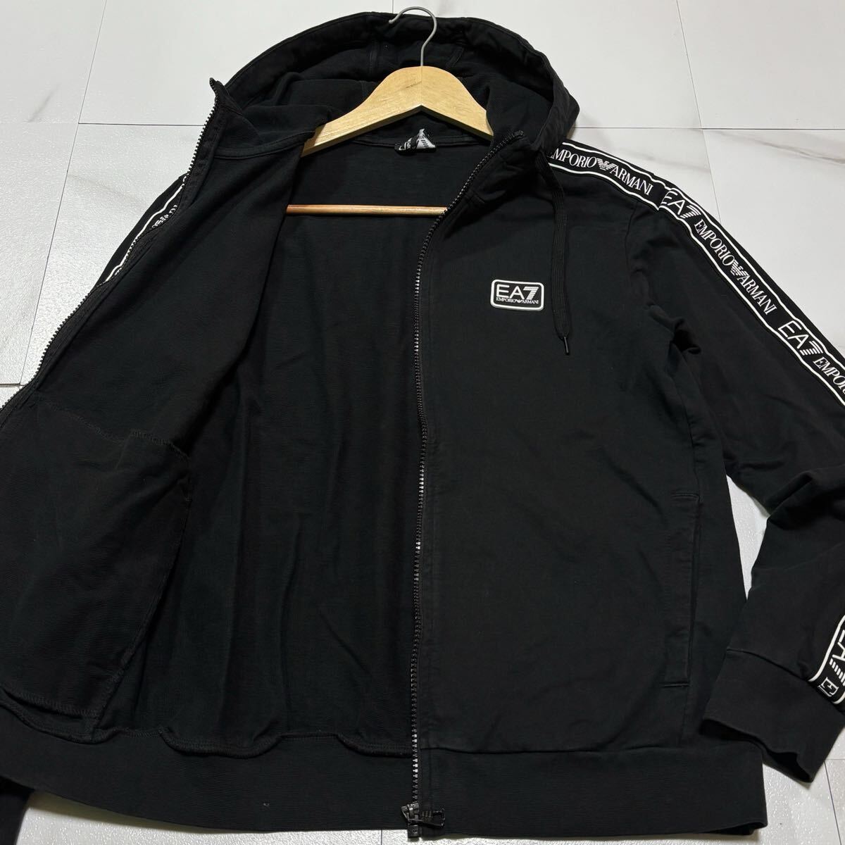 美品/ Lサイズ相當(dāng) EMPORIO ARMANI エンポリオ アルマーニ パーカー EA7 イーグルロゴ 袖デザイン フード ブラック