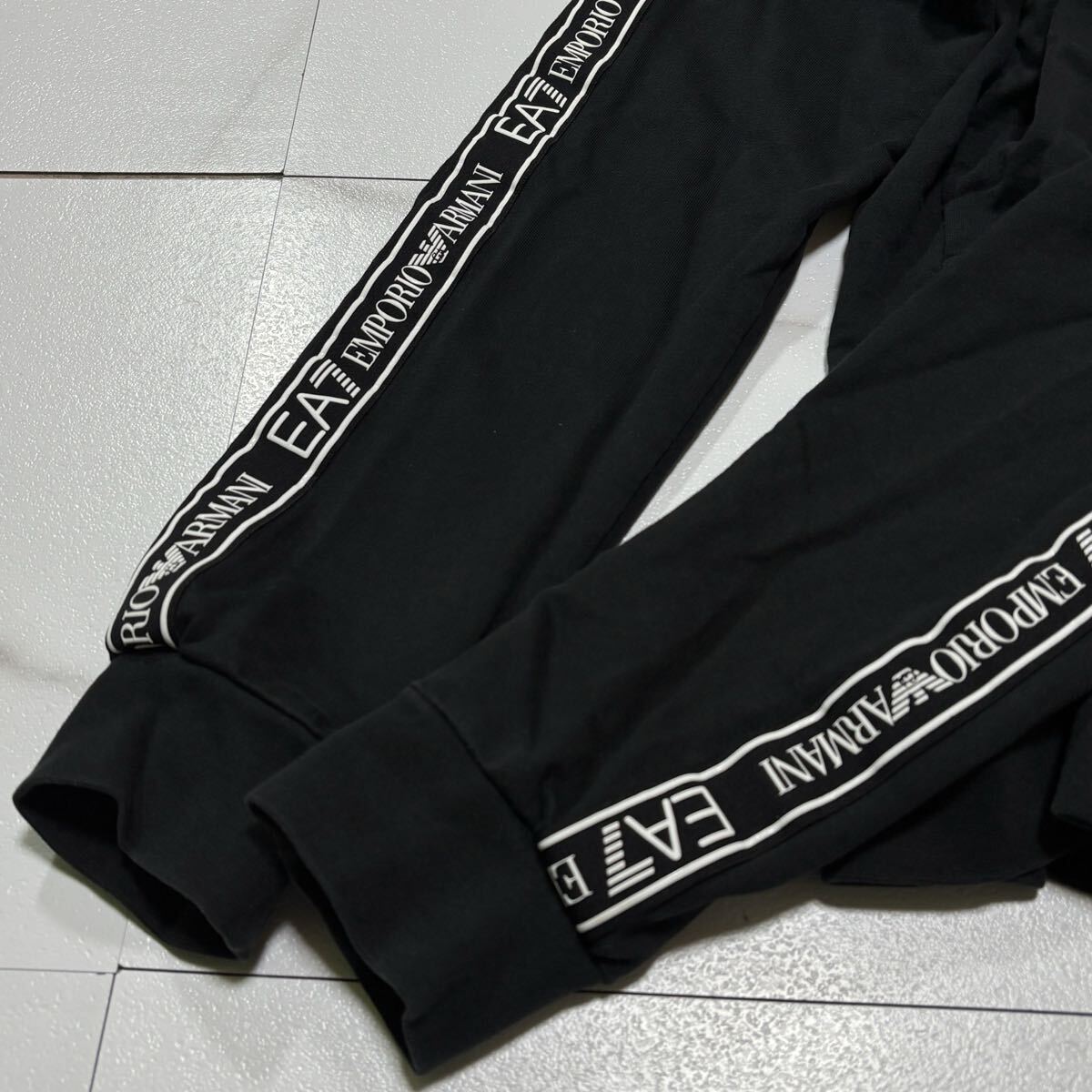 美品/ Lサイズ相當(dāng) EMPORIO ARMANI エンポリオ アルマーニ パーカー EA7 イーグルロゴ 袖デザイン フード ブラック